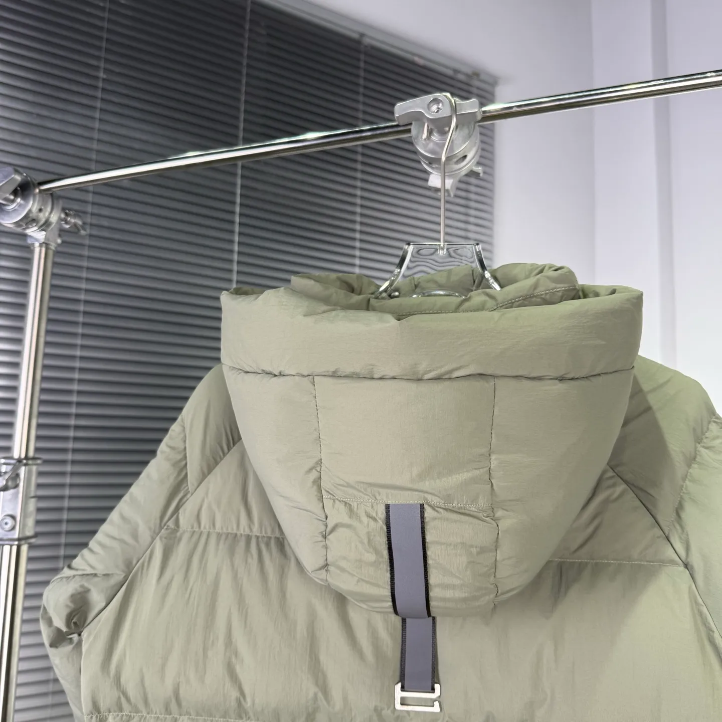 P880 High-end quality 𝑪𝒂𝒏𝒂𝒅𝒂 𝑮𝒐𝒐𝒔𝒆｜Canada Goose Black Label 𝗝𝘂𝗻𝗰𝘁𝗶𝗼𝗻 Series Capsule Short Down Jacket/Ouyang Nana Generation/Same Style for Men and Women 𝗦𝗶𝘇𝗲: 𝗫𝗦 𝗦 𝗠 𝗟 𝗫𝗟 𝗫𝗫𝗟 Product color: black, pure white, off-white, cherry blossom pink, green, brown, Coding: 𝟬𝟬𝟬𝟲𝟭𝟬𝗖